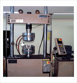 동적재료시험기